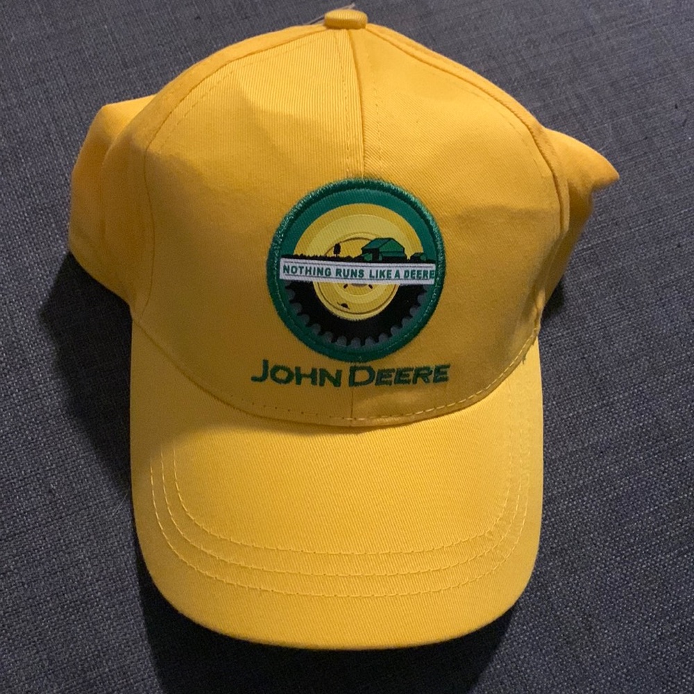 John Deere Hat. Size S/M, NWT